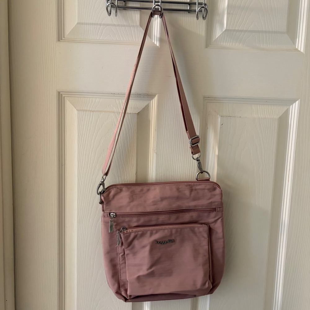 Baggallini Dusty Rose Pink Nylon Organizer Crossbody Travel Purse Pockets